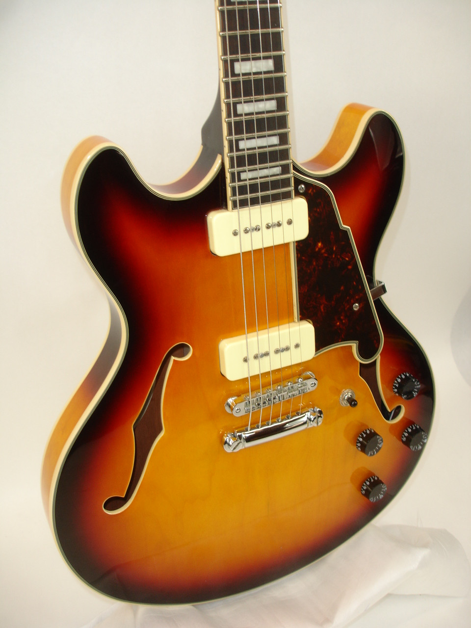 D'Angelico DAPDCVSBCSCB9EX Premier DC Boardwalk (P90s) Semi-Hollow