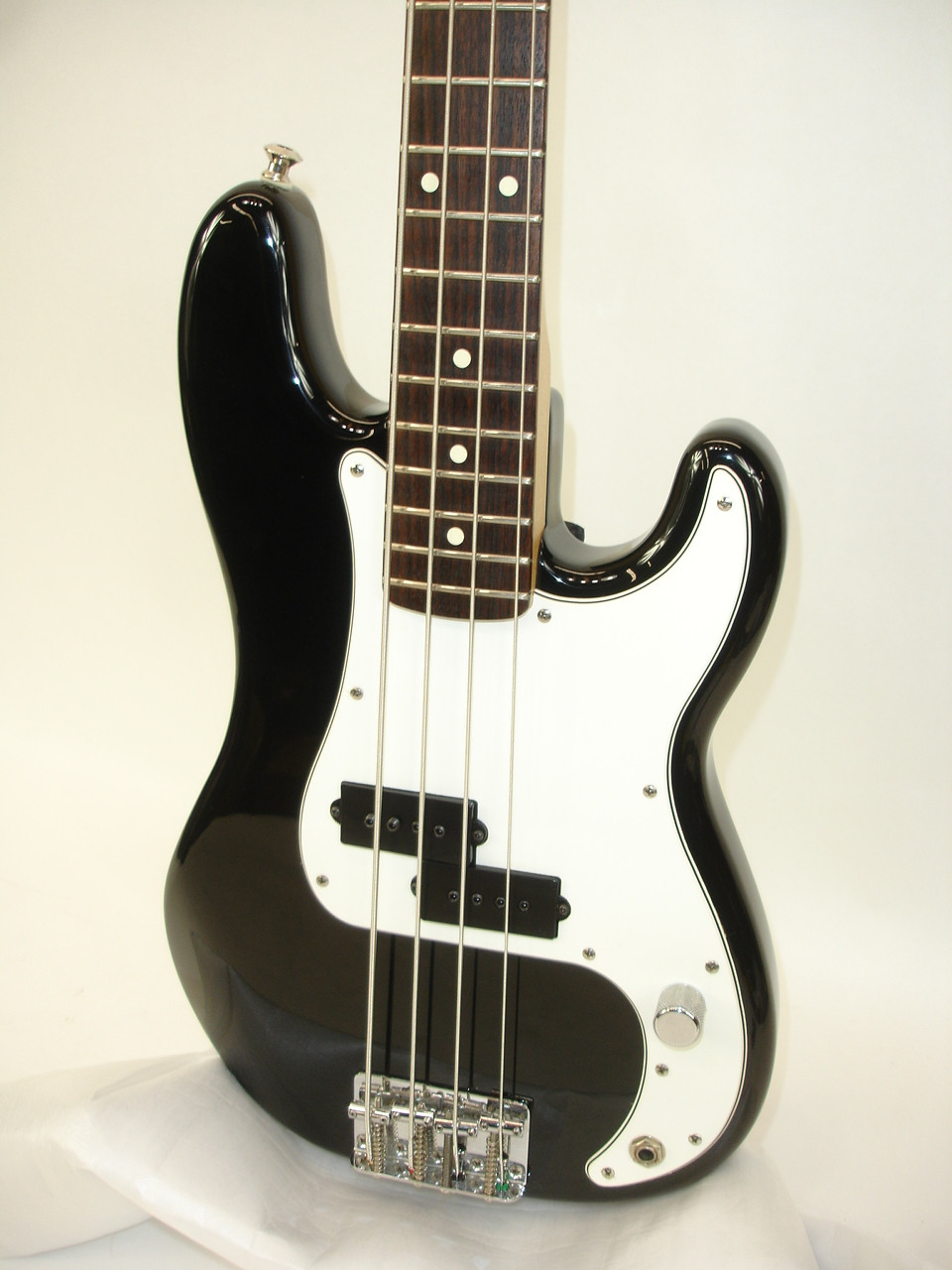 2004 Fender Precision Bass Junior, Rosewood Fingerboard, Black