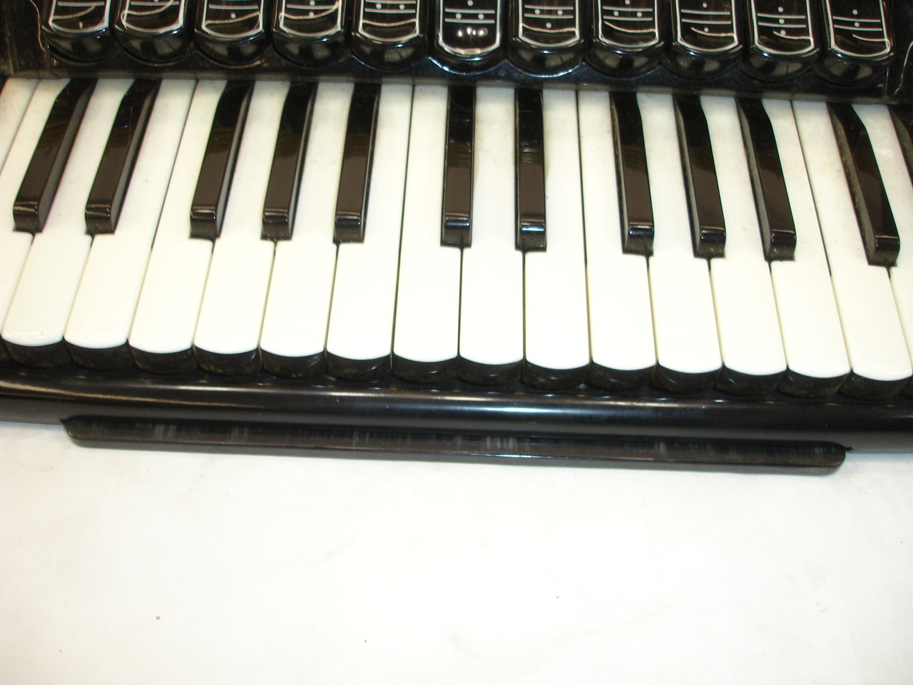 Hohner Atlantic IV De Luxe Piano Accordion, Black w/ Case