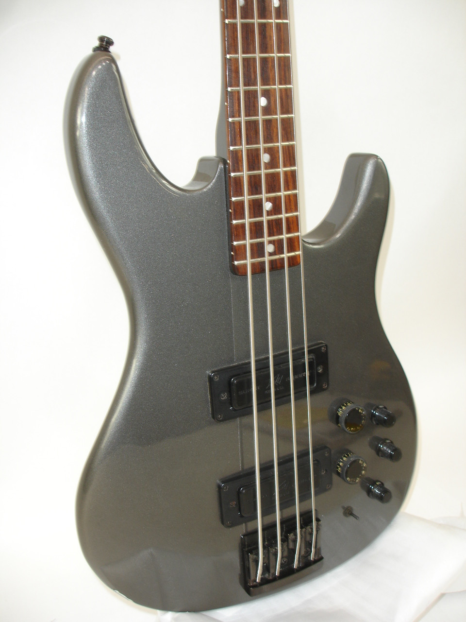 Peavey Dyna-Bass 4-String Bass Guitar, Gunmetal Grey - Previously