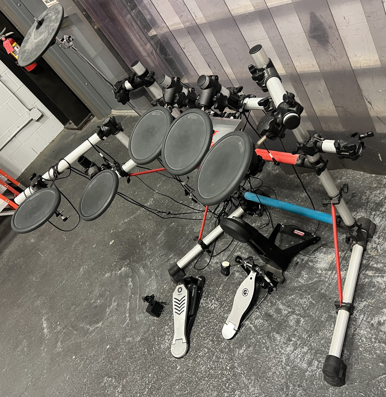 Yamaha DTXpress III Electronic 6-Piece Drum Kit w/ Extra Tom