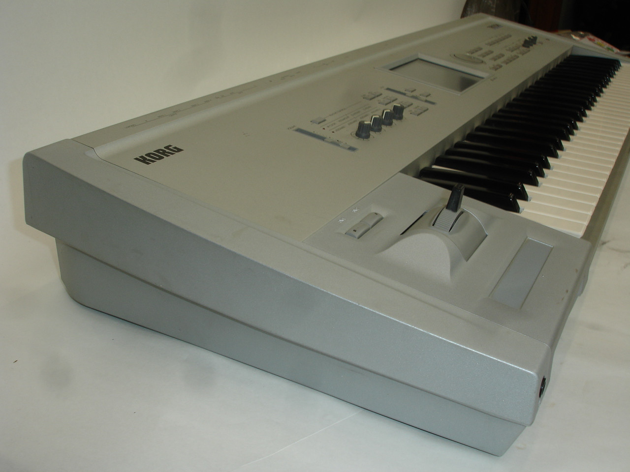 Korg Triton 61 61-key Music Workstation Keyboard - Previously