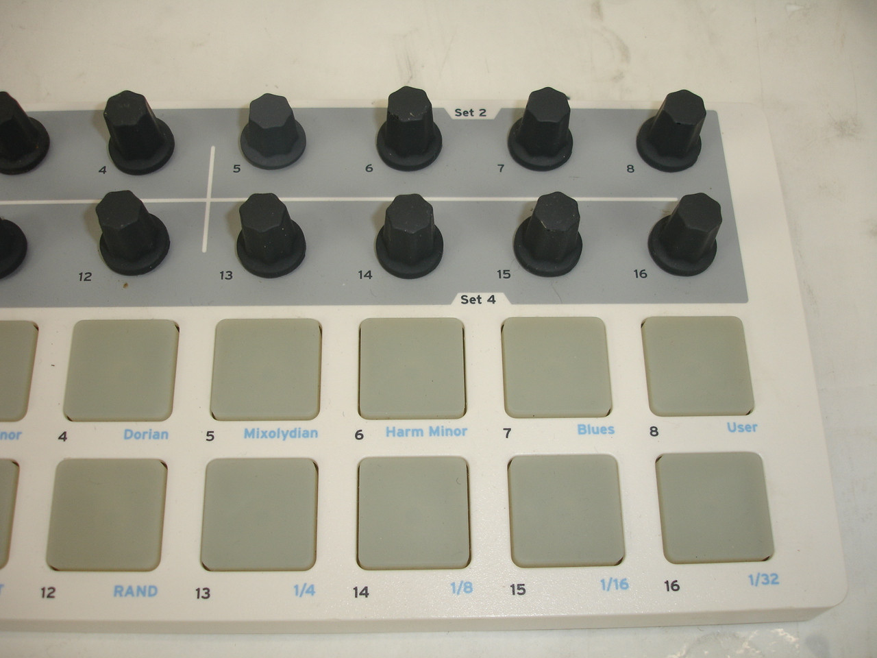 Arturia BeatStep USB/MIDI/CV Pad Controller Sequencer - Previously
