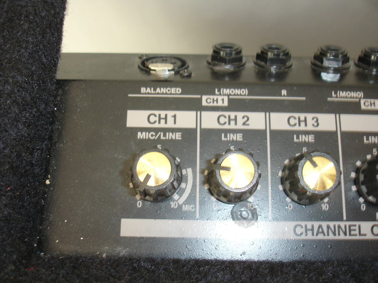 Roland KC-550 180-Watt 1x15