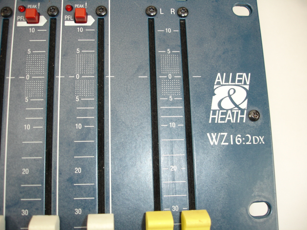 Allen & Heath MixWizard WZ 16:2DX 16-Input Mixer with Dual Digital