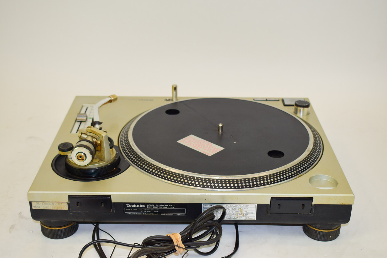 Technics SL-1200MK2 Direct Drive Turntable w/ Odyssey Road Case