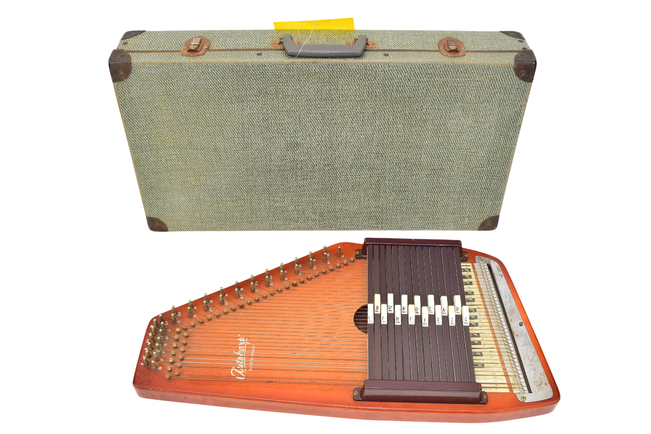Oscar Schmidt 15-Chord Autoharp w/ Accessories - Previously Owned