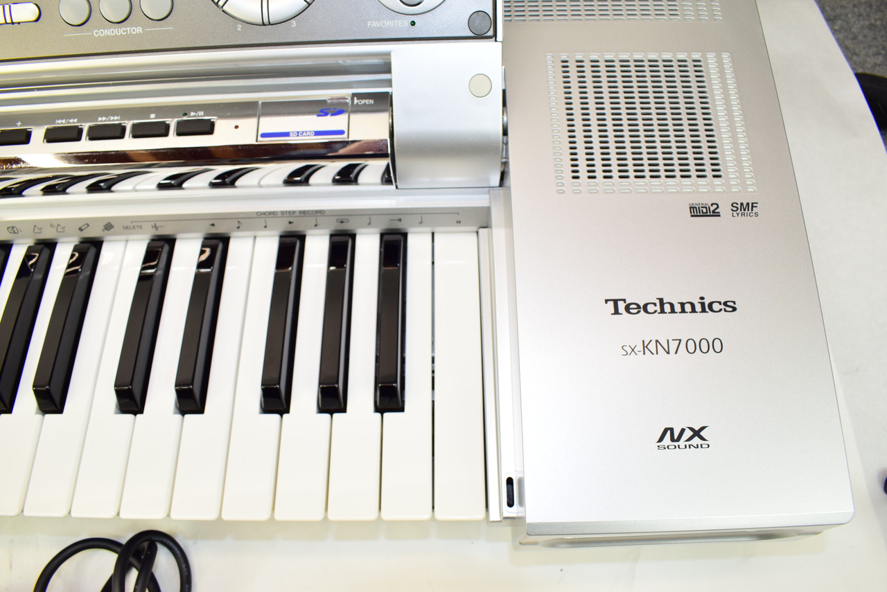 Technics SX-KN7000 Arranger Workstation Keyboard w/ Bag, Pedals