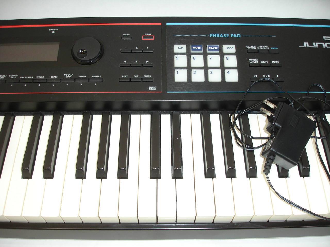 Roland JUNO-DS88 88-Key Synthesizer Keyboard - Previously Owned
