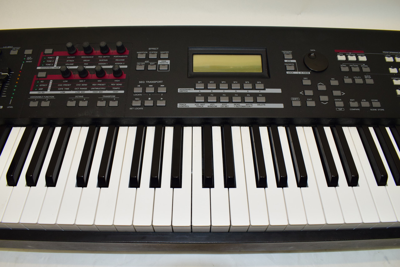 Yamaha MOXF8 88-Key Synthesizer Workstation Keyboard - Previously