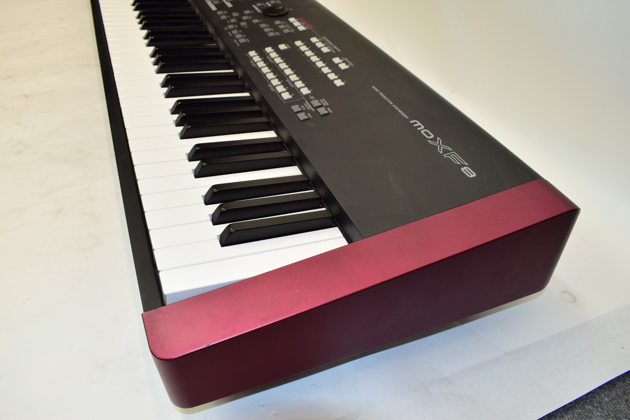 Yamaha MOXF8 88-Key Synthesizer Workstation Keyboard - Previously