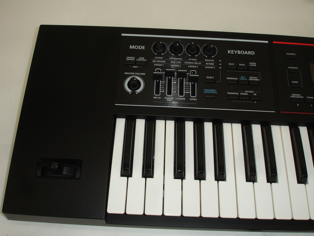 Roland JUNO-DS61 61-key Synthesizer Keyboard w/ Bag & Dust Cover