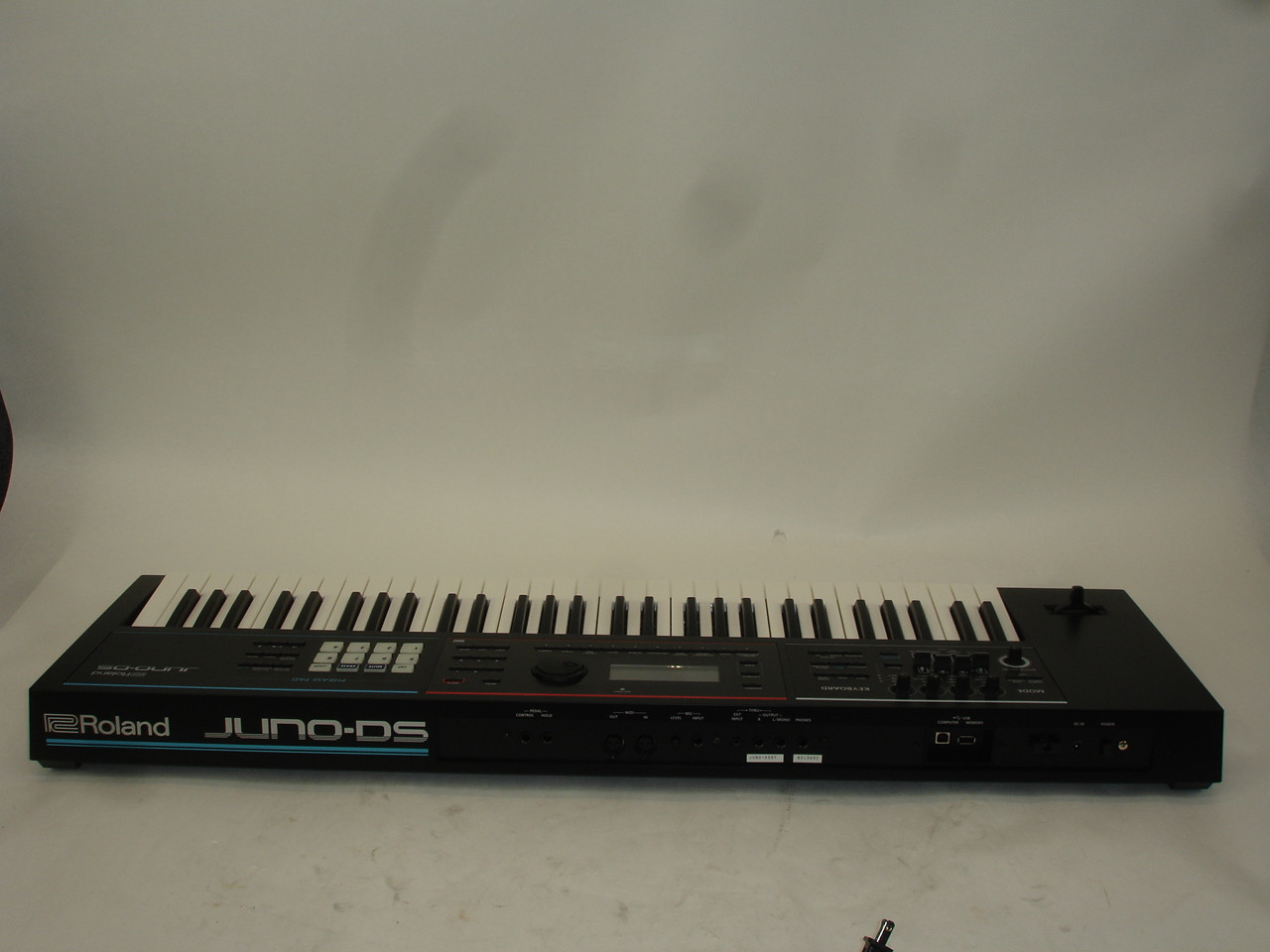 Roland JUNO-DS61 61-key Synthesizer Keyboard w/ Bag & Dust Cover