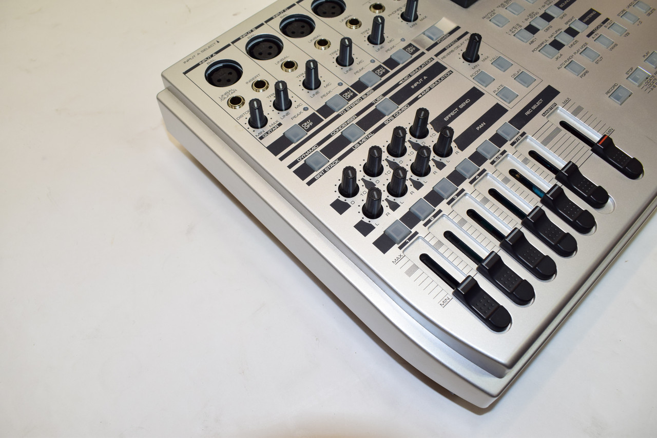 Fostex MR-8HD 8-Track Digital Multitracker Recorder, Silver w/ Bag