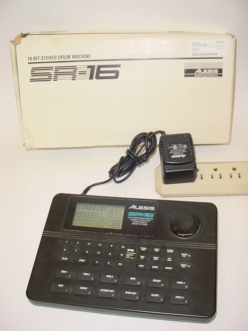 Alesis SR-16 Drum Machine - Black - Previously Owned - Bill's Music