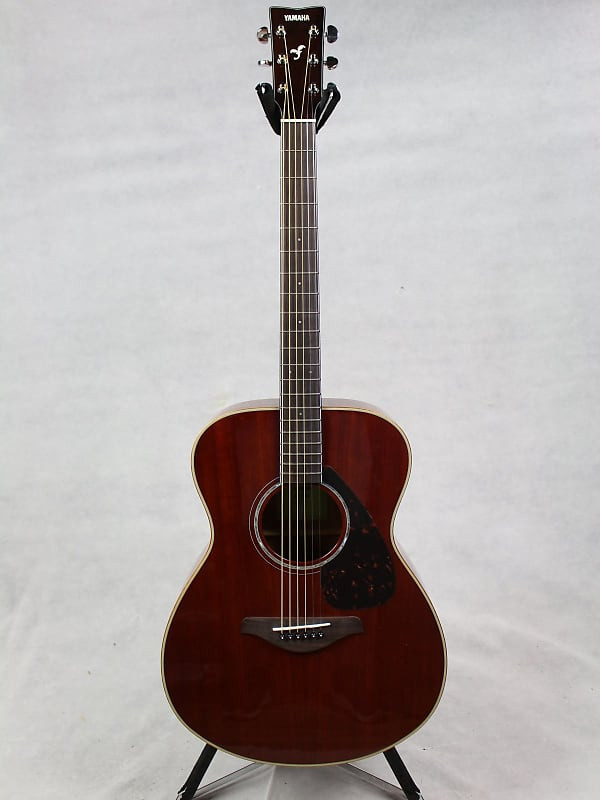 Yamaha FS850 Small body, Folk Acoustic Guitar Natural Finish