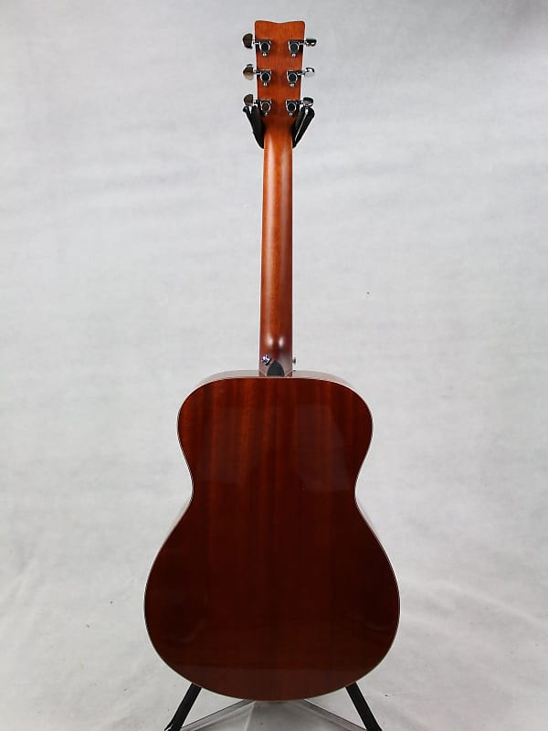 Yamaha FS850 Small body, Folk Acoustic Guitar Natural Finish