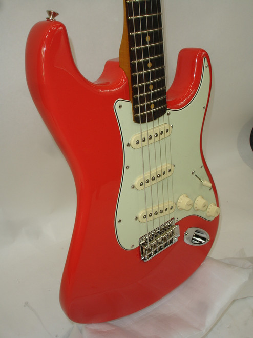 Fender Limited Edition American Vintage II '61 Stratocaster, Rosewood Fingerboard, Fiesta Red w/ Case