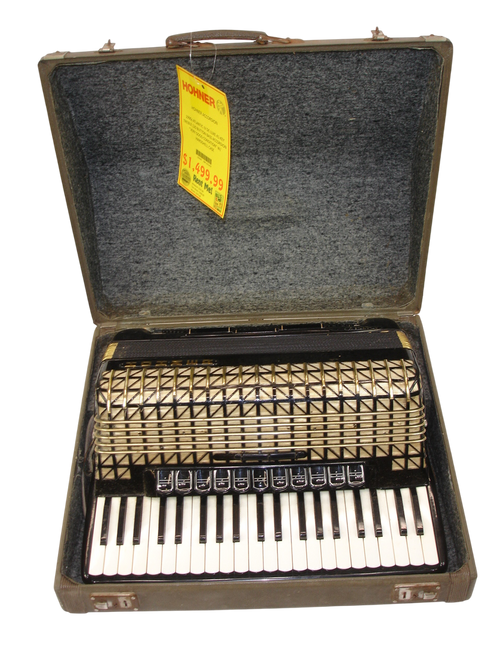 Hohner Atlantic IV De Luxe Piano Accordion, Black w/ Case - Previously Owned