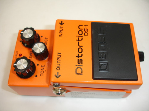 Boss DS-1 Distortion Guitar Effects Pedal w/ Box - Previously Owned