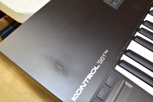 Native Instruments Kontrol S61 Mk3 61-Key Smart Keyboard Controller - Previously Owned