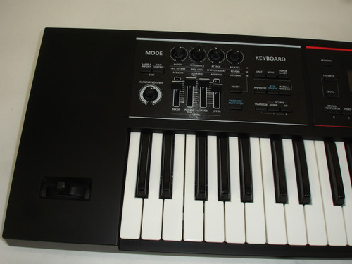 Roland JUNO-DS61 61-key Synthesizer Keyboard w/ Bag & Dust Cover - Previously Owned