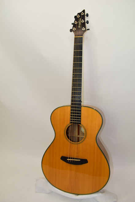 Breedlove Oregon Concert Acoustic Electric Guitar, Natural w/ Case - Previously Owned
