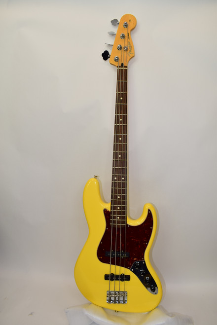 2008 Fender Deluxe Active Jazz Bass, Rosewood Fingerboard, Vintage White w/ Featherweight Case - Previously Owned