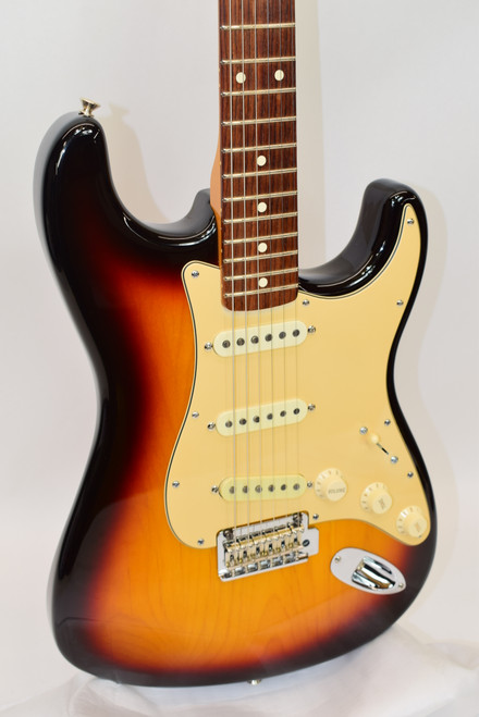 2006 Fender Classic Player '60s Stratocaster Electric Guitar, Rosewood Fingerboard, 3-Color Sunburst - Previously Owned