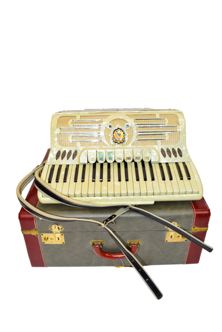 Vintage Cingolani 600-NS Piano Accordion w/ Case - Previously Owned