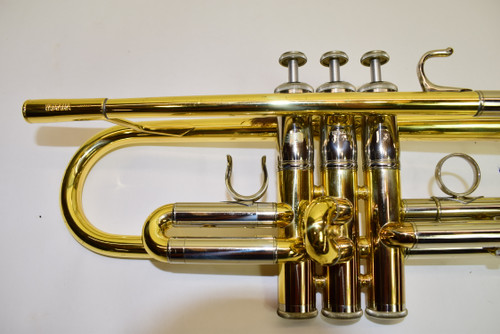 Yamaha YTR-6335H Bb Professional Trumpet, Heavy Wall Design, Yellow Brass w/ Case & Mouthpiece - Previously Owned