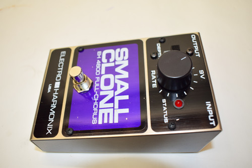 Electro-Harmonix Small Clone EH4800 Analog Chorus Guitar Effect Pedal - Previously Owned