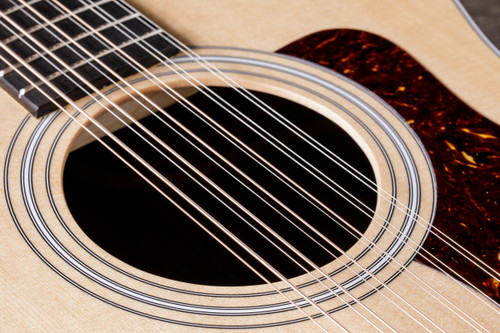 Taylor 254ce A/E Grand Auditorium, Sitka Spruce Top, Indian Rosewood Back and Sides w/ Gig Bag