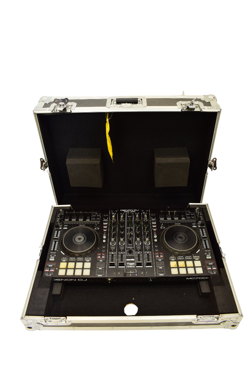 Denon MC7000 4-Channel Serato DJ Controller w/ Odyssey Road Case