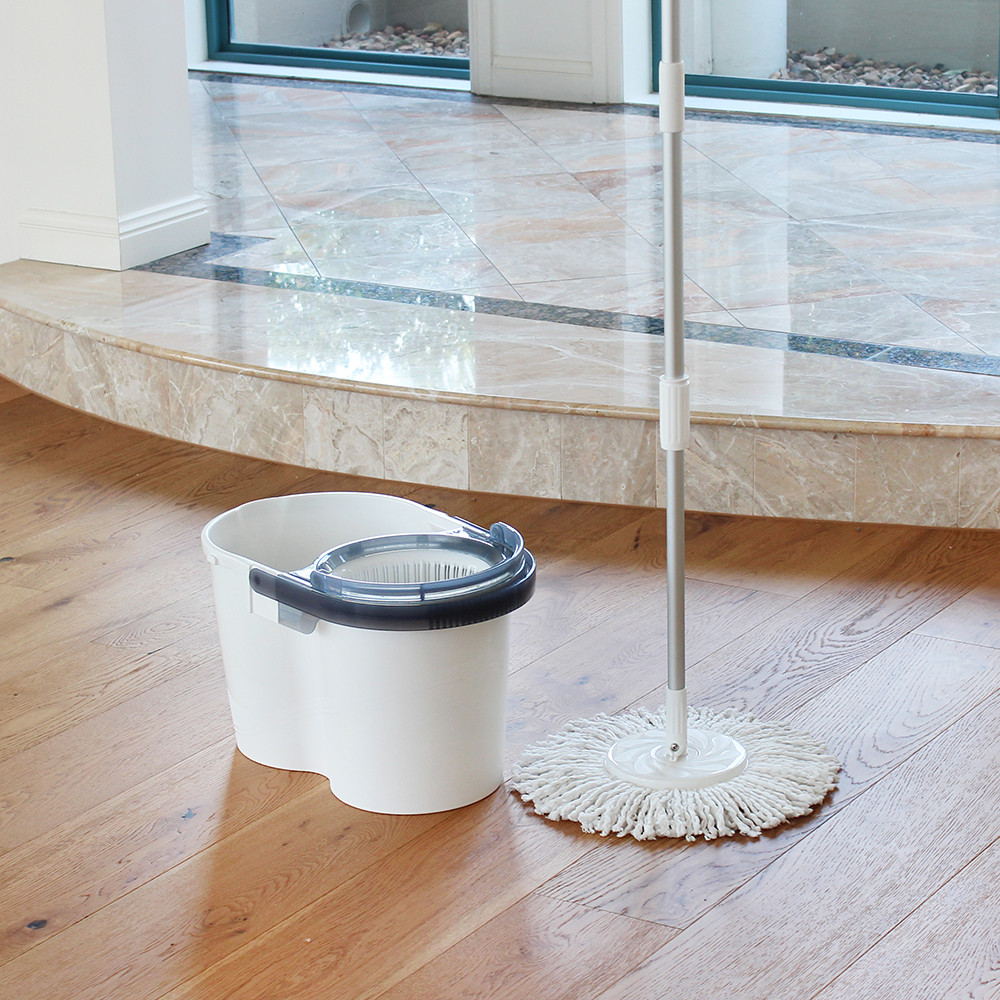 Mops & Brooms