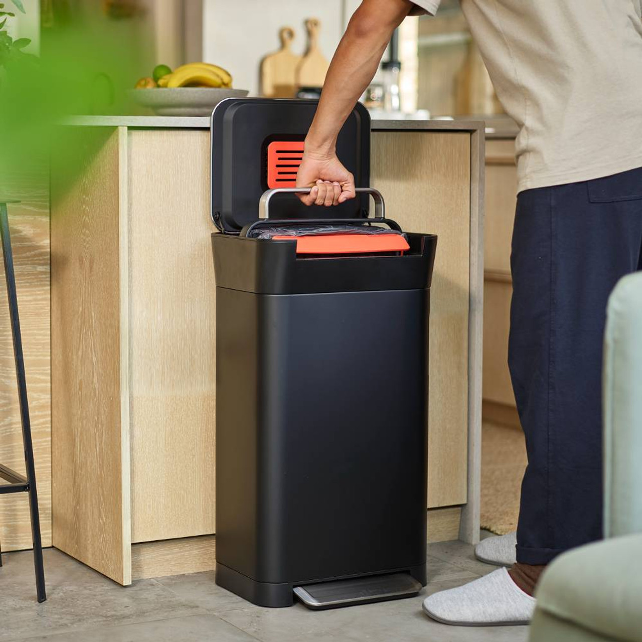 Joseph Joseph Titan Compactor Rubbish Bin 30L Carbon Black Howards