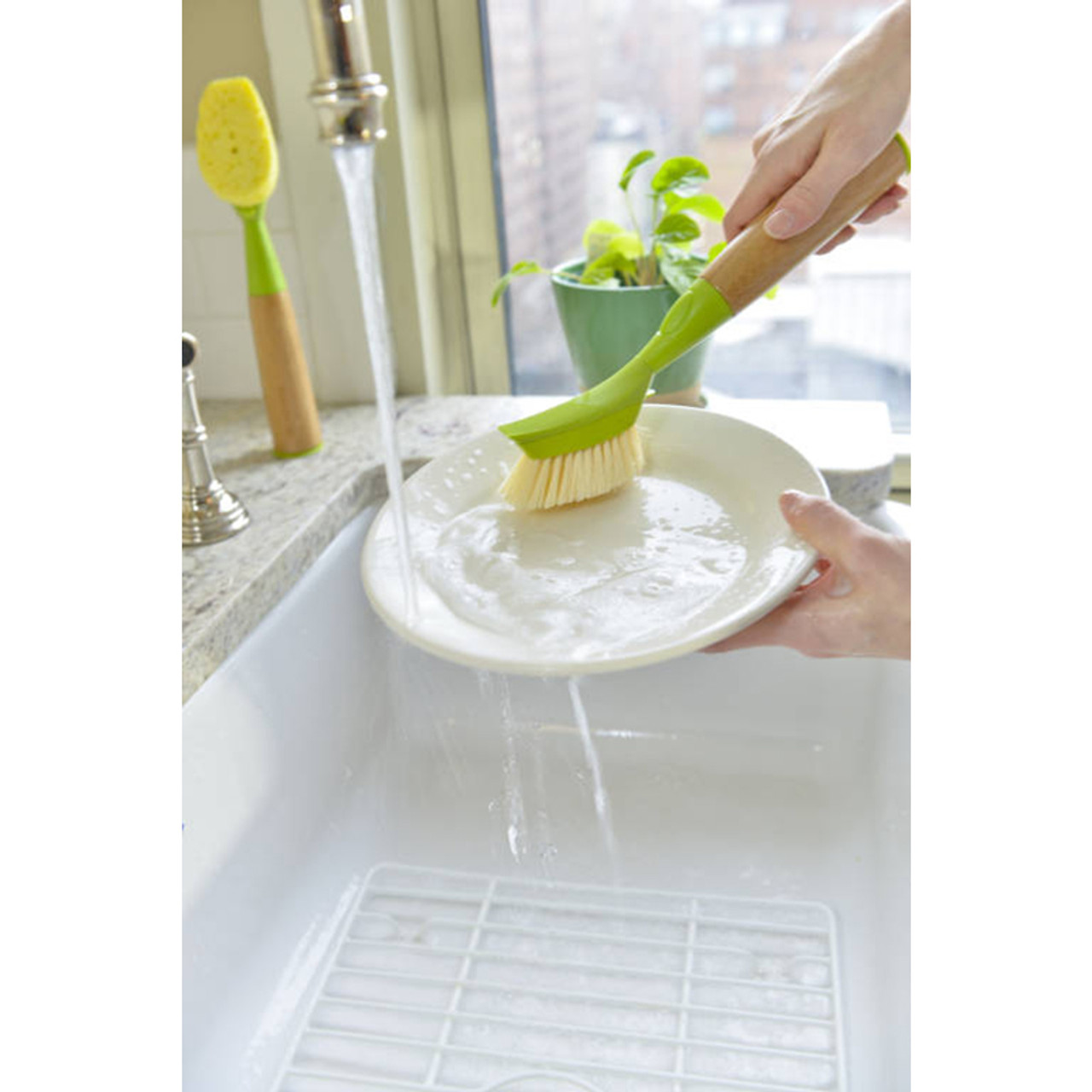 Full Circle Suds Up Soap-Dispensing Dish Brush - Green