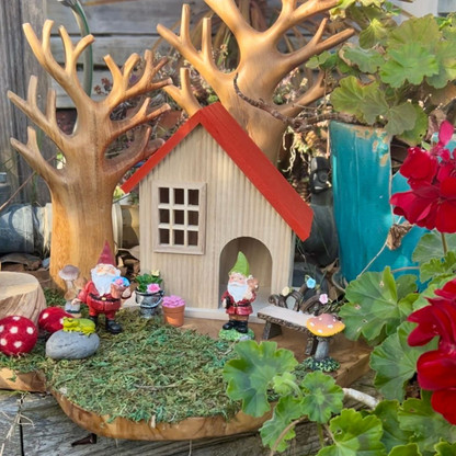 Gnomes_in_the_woods__14559.