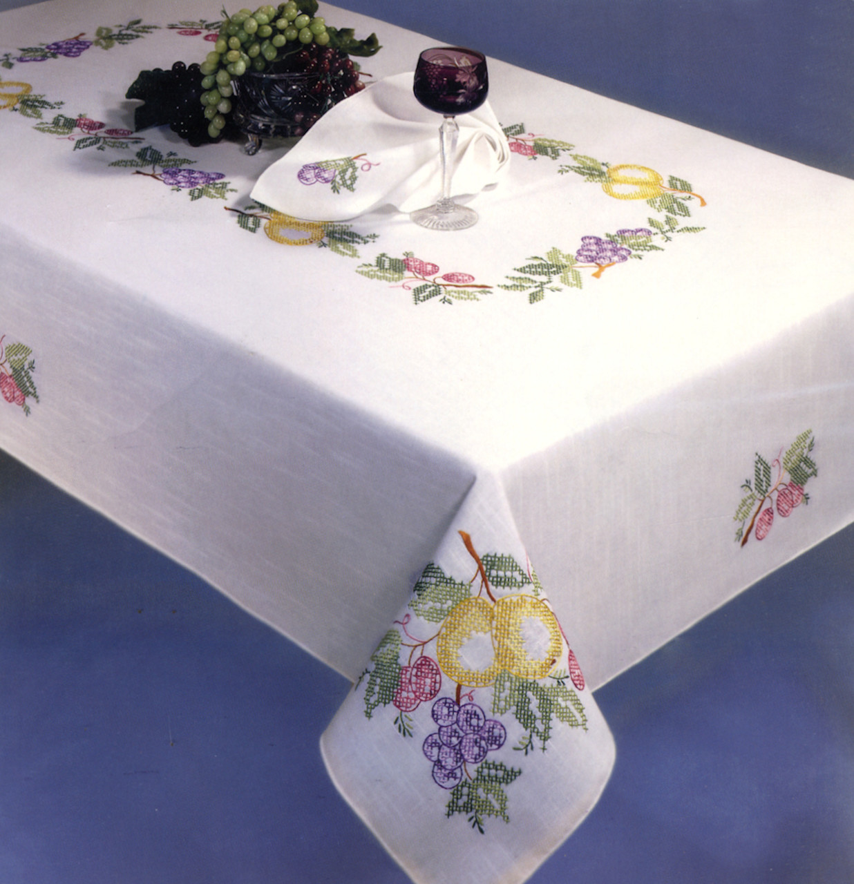 Design Works Fruit Festival 50in X 70in Tablecloth