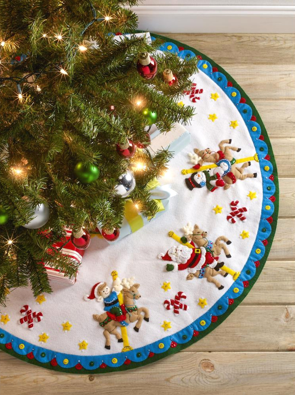 Santa tree skirt clearance