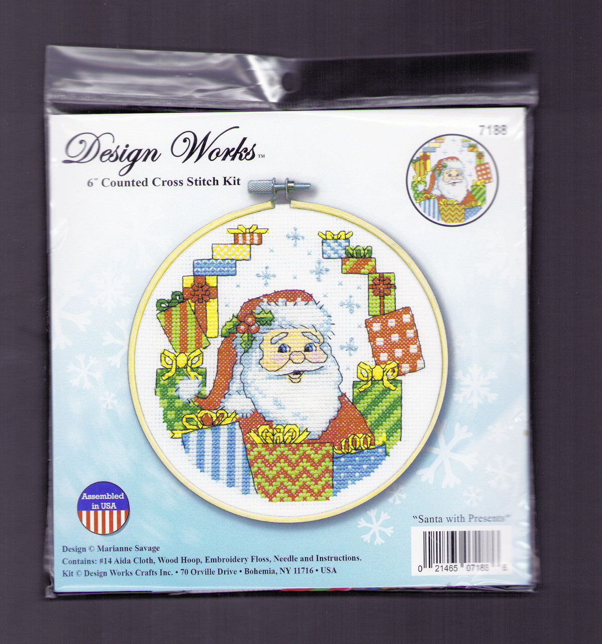 Design Works - Santa with Presents w/6" Hoop