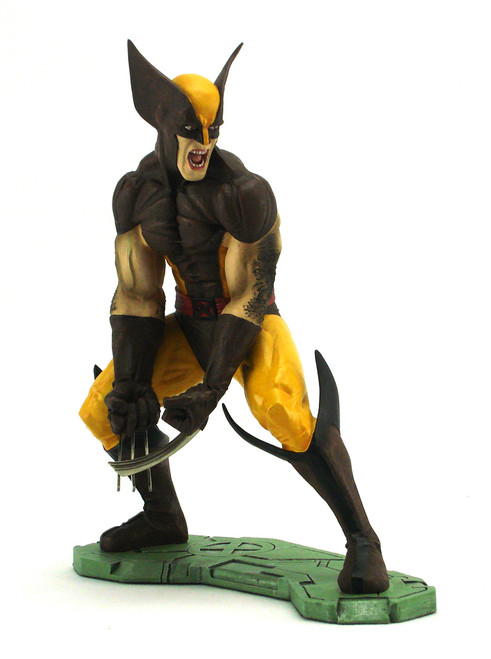 Jim Lee Wolverine Modern Era Statue View 1