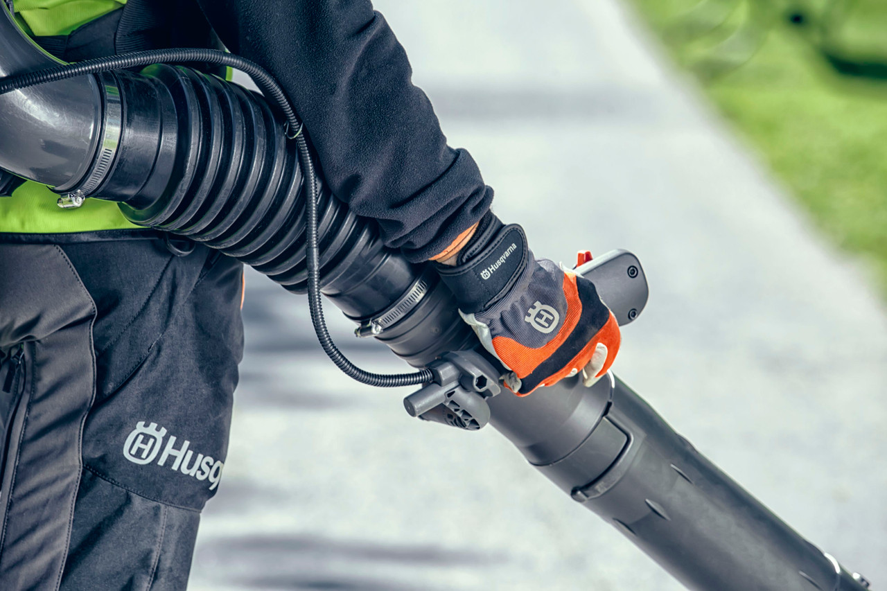 HUSQVARNA PRO BACKPACK BLOWER MODEL 570BTS #966629402