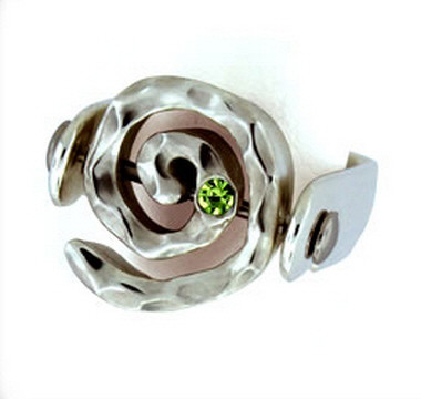 Peridot Signature Swirl Design Bar