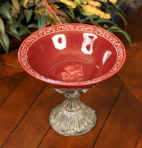 Berry Pedestal Bowl