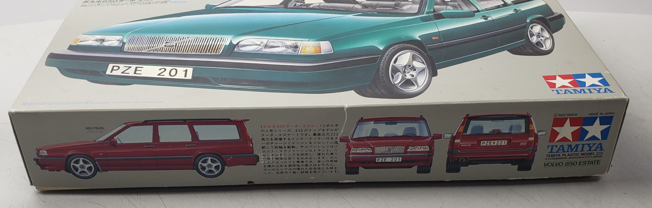 Tamiya 1/24 Volvo 850 Turbo Estate 1994 #24152 - Open Box Nice Decals
