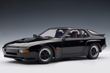 レア！オートアート 1/18 赤のポルシェ924カレラGT（1980） 1980 PORSCHE 924 CARRERA GT RED 1:18 by AUTOART #78003 NEW