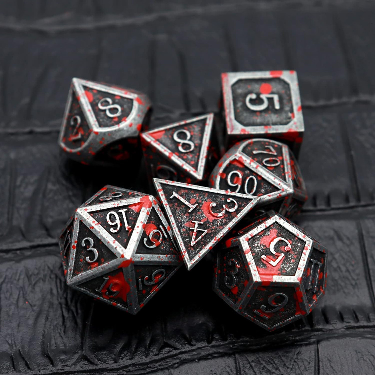 DS対戦2個セット：007 BLOODSTONE（北米版） Blood Spatter Metal Dice Set | Dice Game Depot