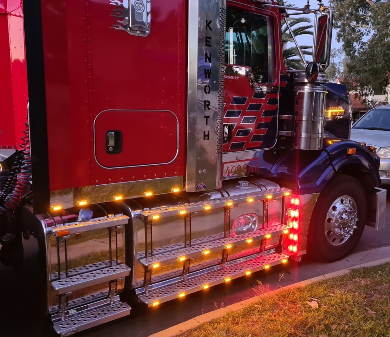 Rear End Outline Marker Light. Clear Lens & Red LED. Multi-Volt 12v & 24v Blister Single Pack Chrome Surrounding. Autolamp. 86RM