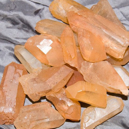 Pre-Bagged Rough Minerals - Tangerine Quartz Points M (2.2 lb) Pre-Bagged Rough Minerals - Tangerine Quartz Points M (2.2 lb)